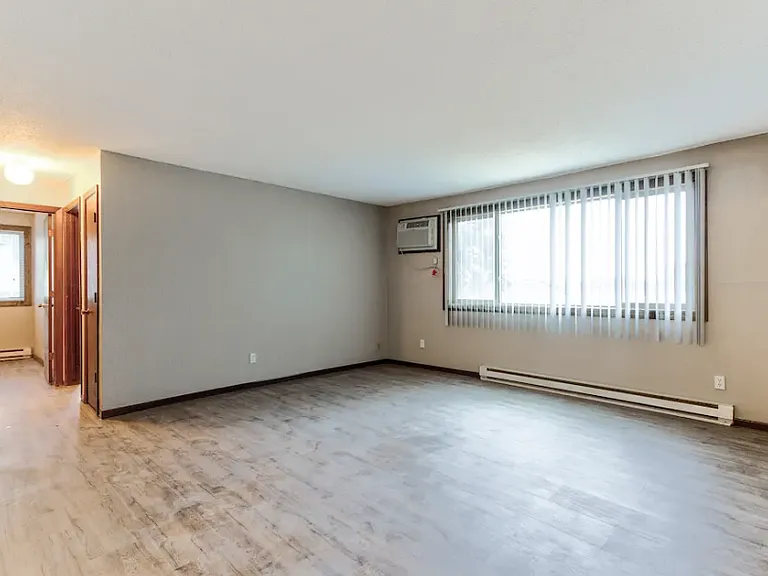 Foot Lake Apartments — Photo 28