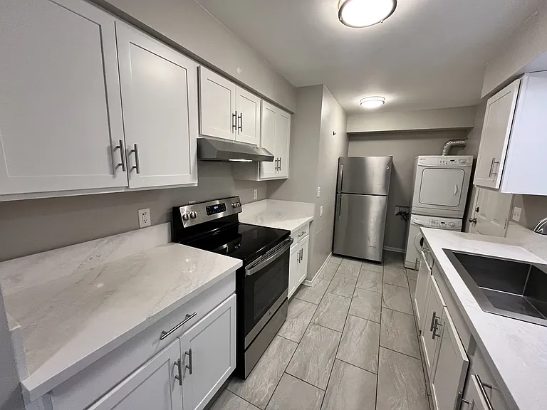 1400 NE 118th Ave #2 — Photo 1