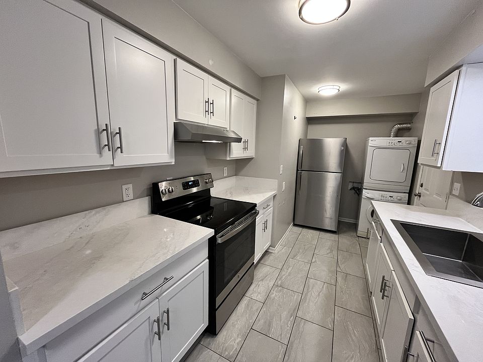 1st image of 1400 NE 118th Ave APT 2
