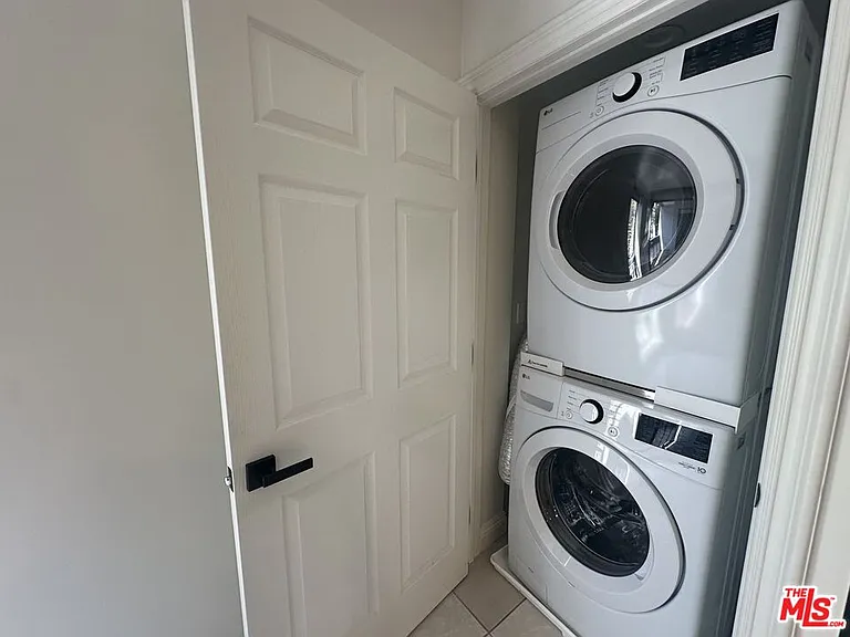 324 N Palm Dr #206 — Photo 21
