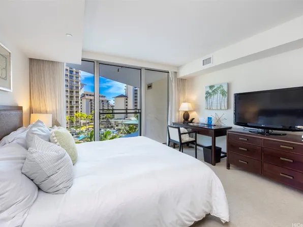 223 Saratoga Rd #810, Honolulu, HI 96815