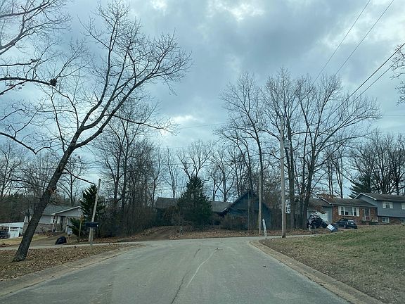 5th image of 2620 Forest View St