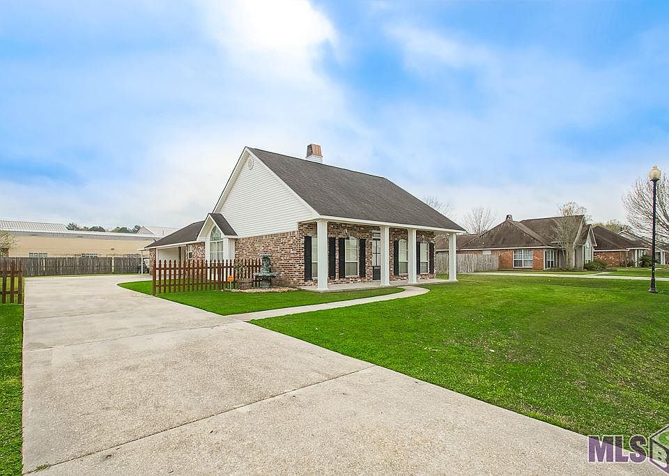 1st image of 24602 Rolling Meadow Dr