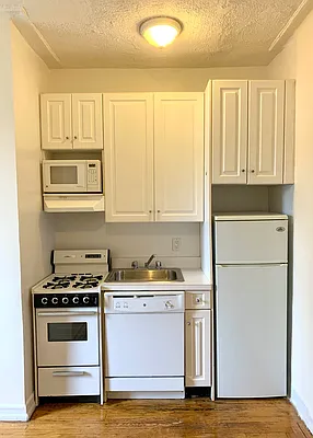 Rented by Mercer Real Estate | media 10