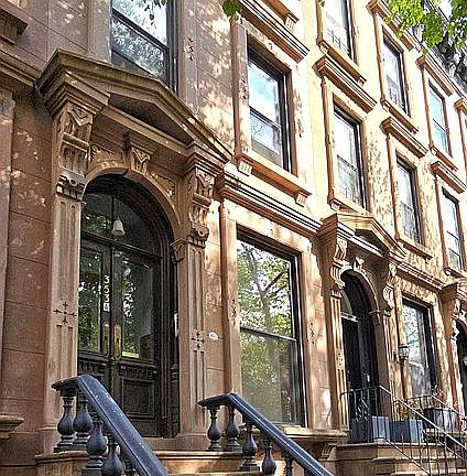 2nd image of 353A Clinton St #Townhouse