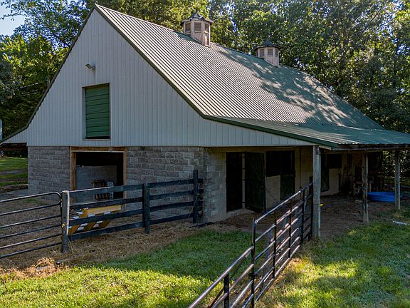 3rd image of 65 Heath Ln