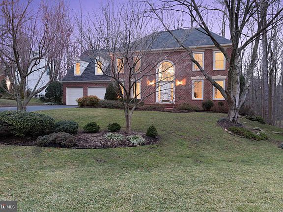 4th image of 9909 Shady Slope Ct