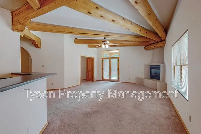 3 bed, 2.0 bath, 1945 sqft, $2,050 — Photo 3