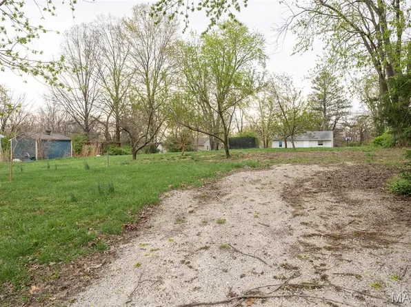 2804 Mulberry Ln, Saint Charles, MO 63303