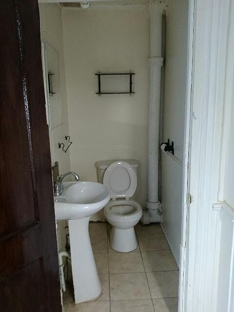 1st image of 86 Oakwood Ave