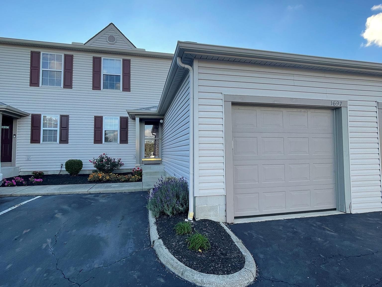 1697 Ridgebury Dr, Hilliard, OH 43026 Zillow