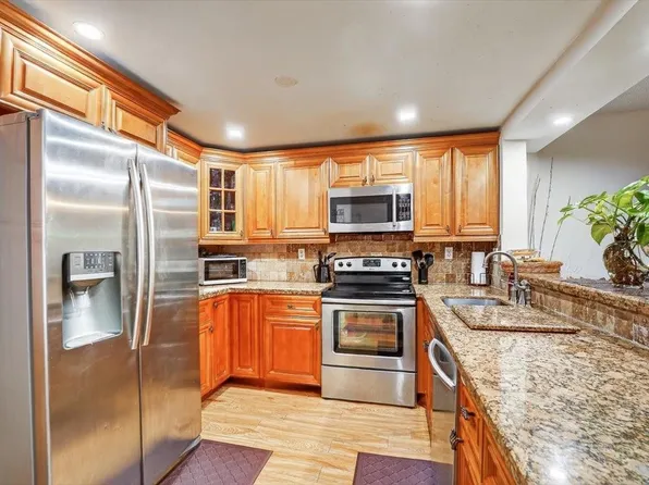 7950 W Mcnab Road #302, Tamarac, FL 33321