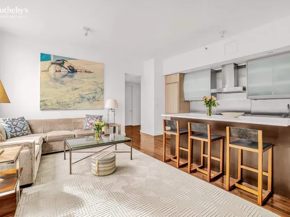 8 Union Square South image 1 of 10