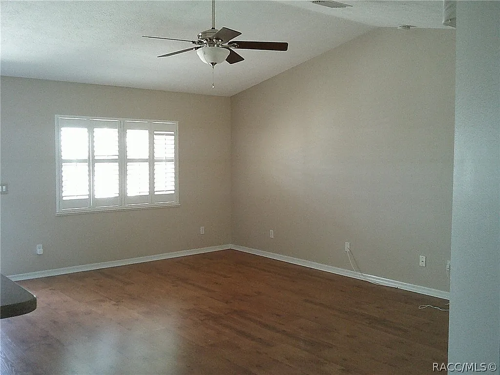 3 bed, 1432 sqft, $2,200 — Photo 4