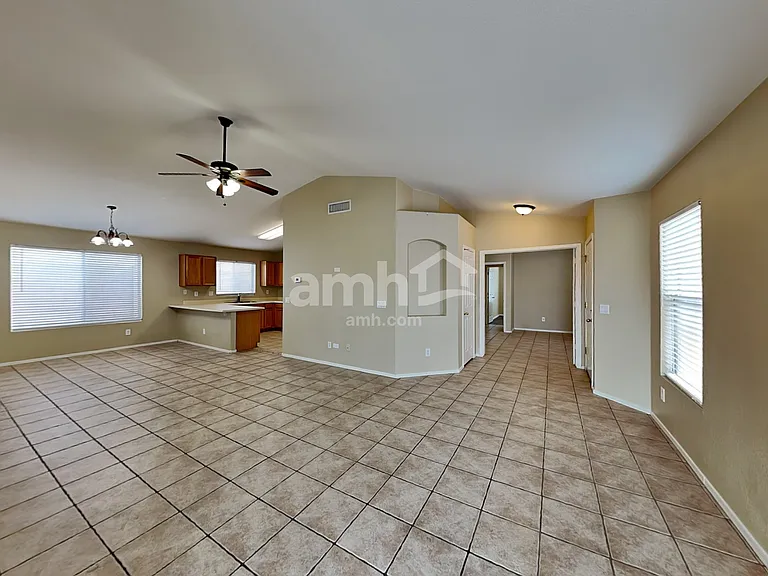 18078 N 113th Ave — Photo 8
