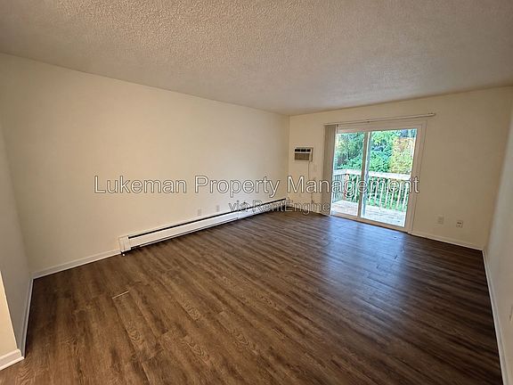 3rd image of 1405 Huntington Ave APT 3