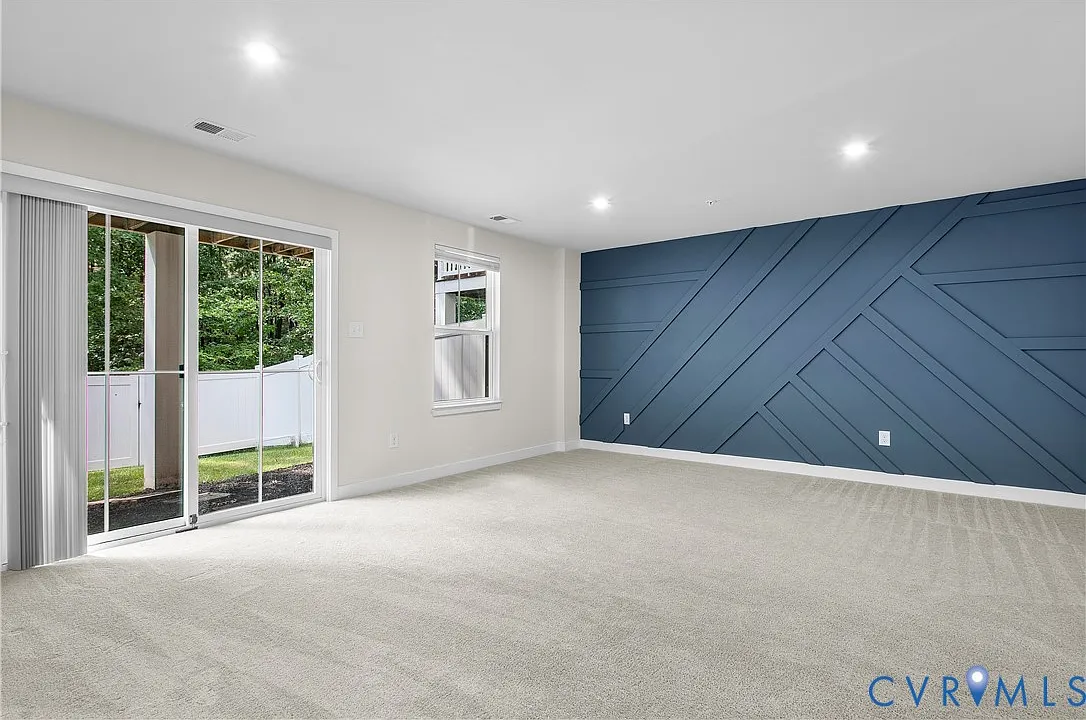 3 bed, 2.0 bath, 2160 sqft, $2,450 — Photo 4
