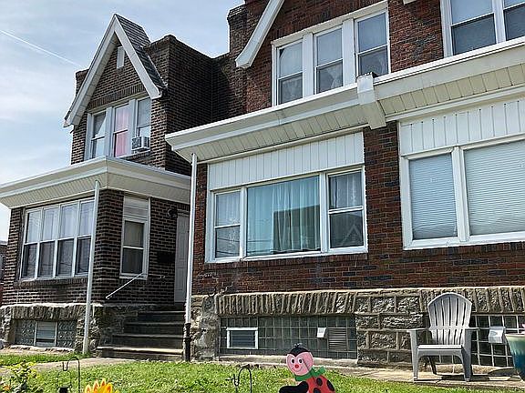4th image of 3236 Unruh Ave