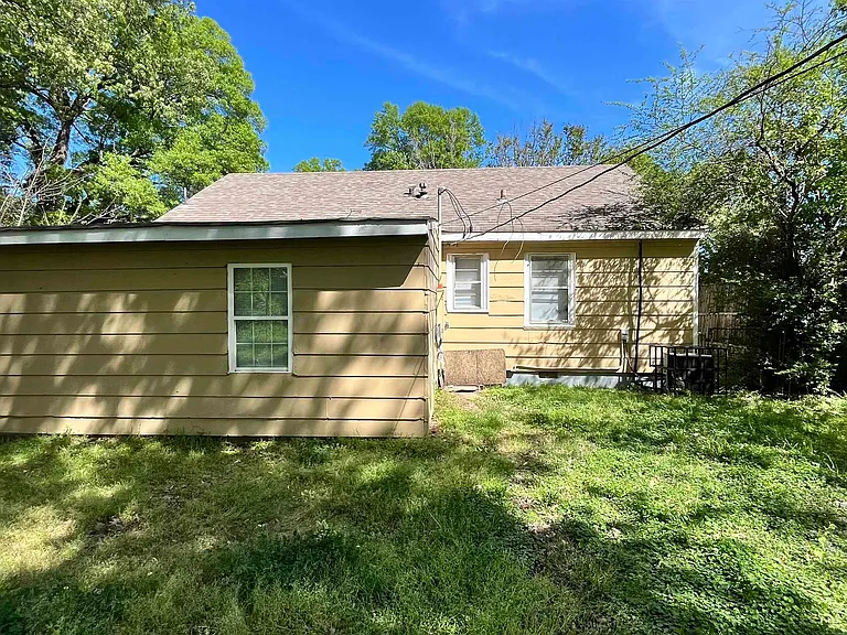 4011 N Victor Dr — Photo 14