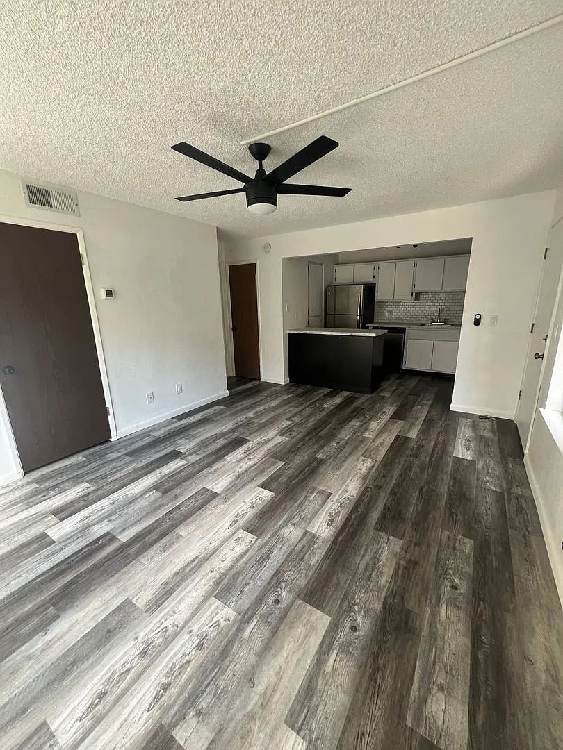 Nau Adjacent!! 1 Bedroom Condo At University Meadows — Photo 1