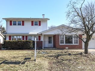 1065 Cypress Ln, Elk Grove Village, IL 60007