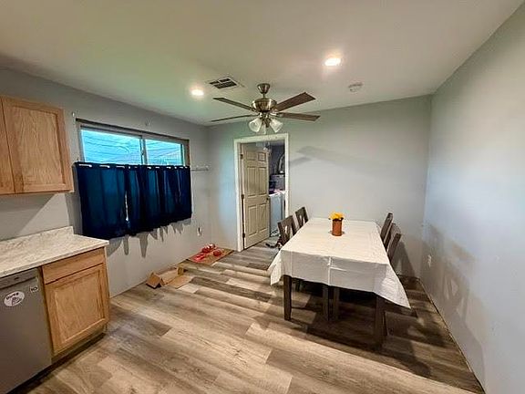 5th image of 927 Kenney St