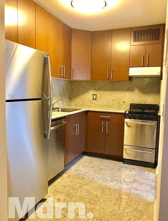 2nd image of 12 E 22nd St Ph B