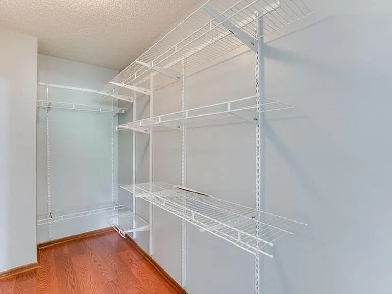 5410 Hyland Greens Dr — Photo 8