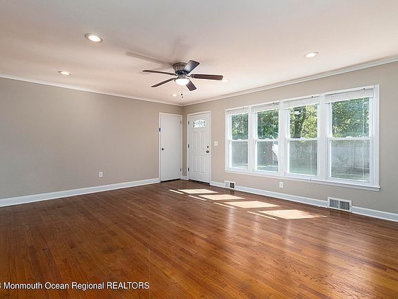 5th image of 254 Ensign Avenue