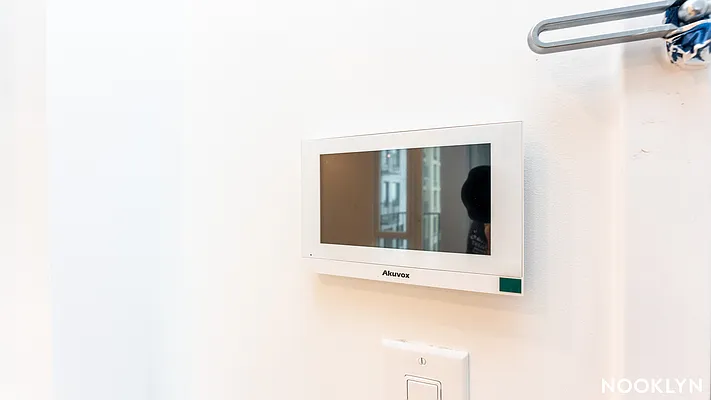 Rented by Nooklyn NYC LLC | media 103