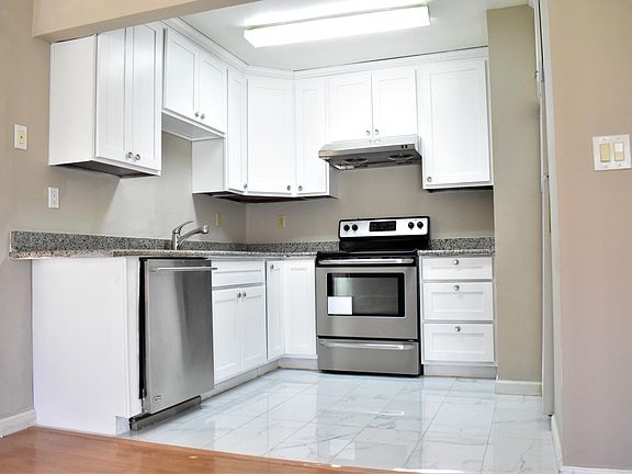 4th image of 10162 Beardon Dr APT 1