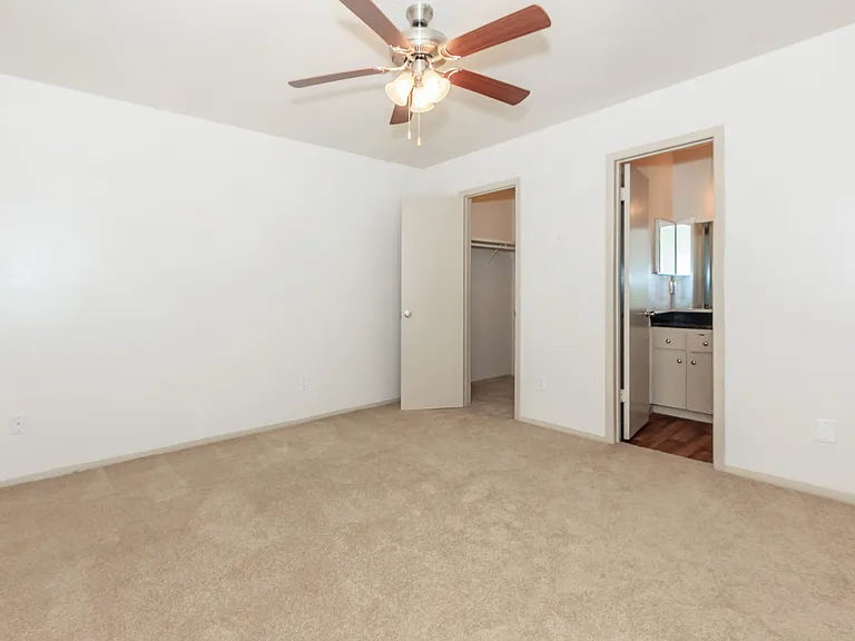 Tower South Apartments — Photo 15