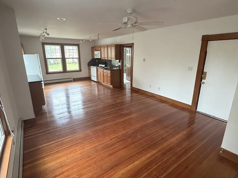1188 Whitney Ave #2R