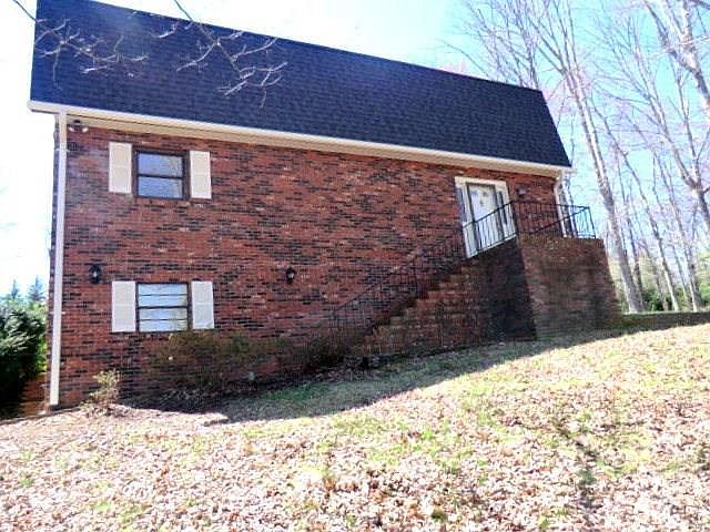 1st image of 206 Oakdale Dr