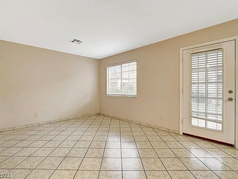 2501 Perryville Ave #103 — Photo 3