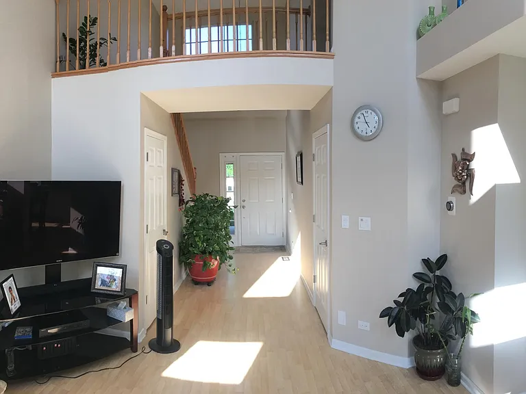 948 Huntington Dr — Photo 16