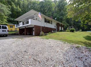845 Honaker Dr, Charleston, WV 25312