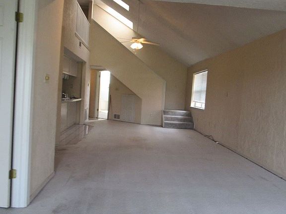 3rd image of 501 NW Fairway Villas Dr #Pl2