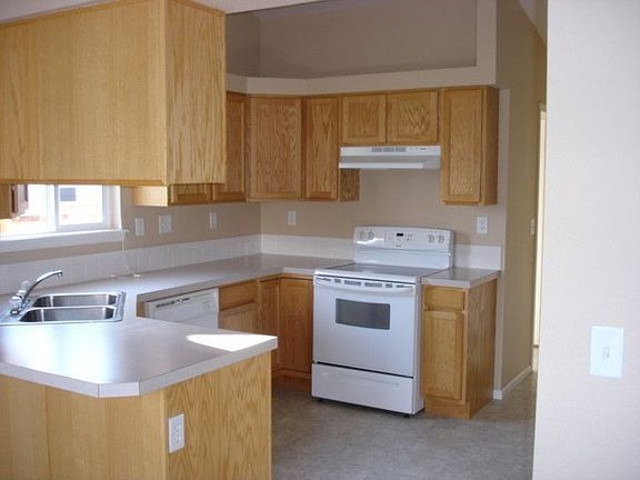 3rd image of 113 Blue Spruce Dr