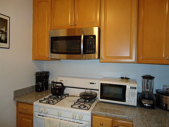 4th image of 11818 Union Tpke APT 7C