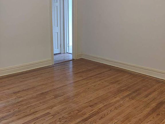 4th image of 4306 46th St APT 2K