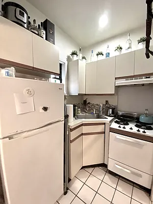 Rented by Bond New York | media 5