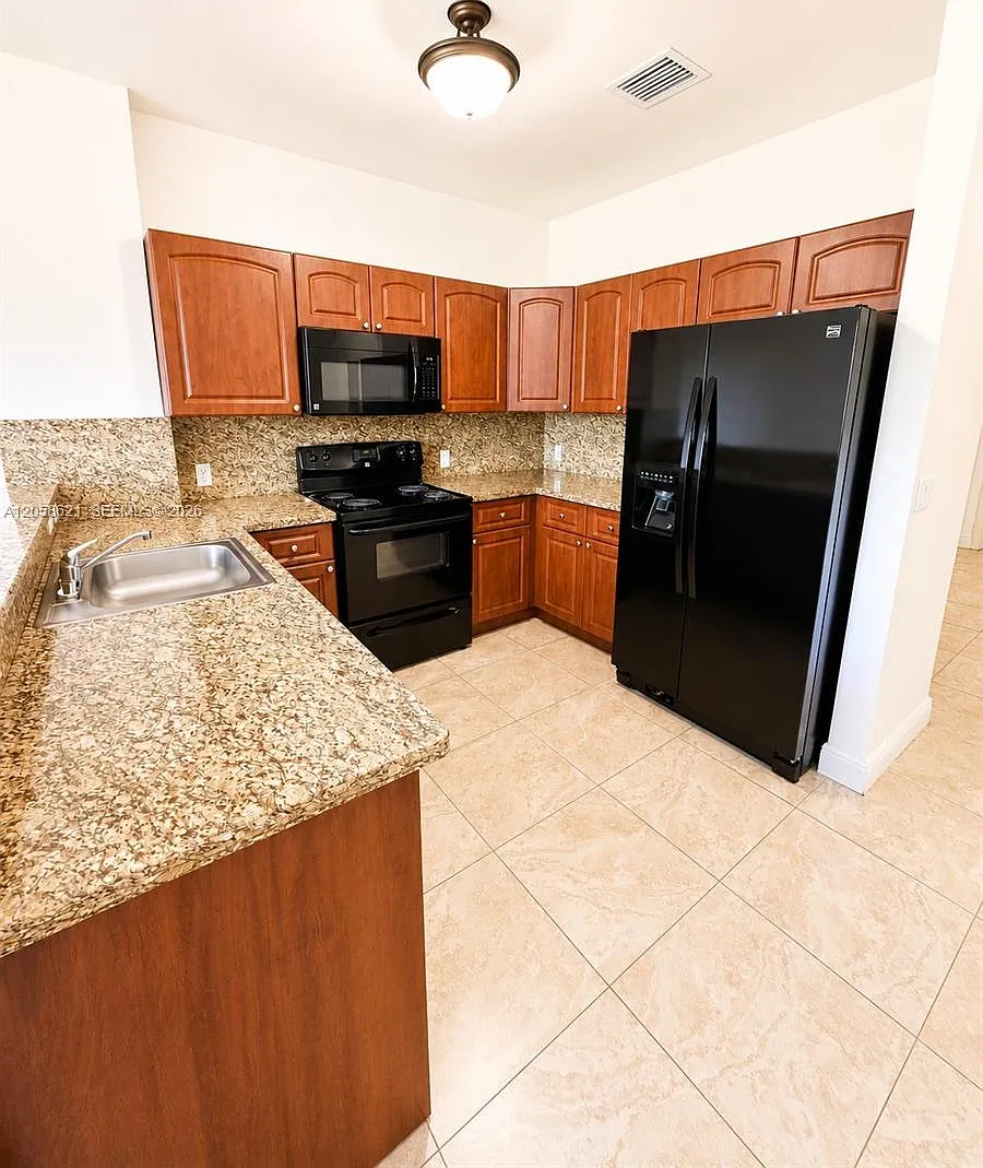 2 bed, 2.0 bath, 968 sqft, $2,200 — Photo 4