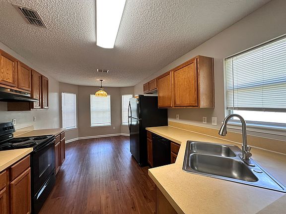 4th image of 4339 Hanging Moss Dr