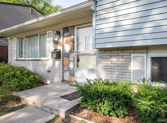 3rd image of 34225 Viceroy Dr