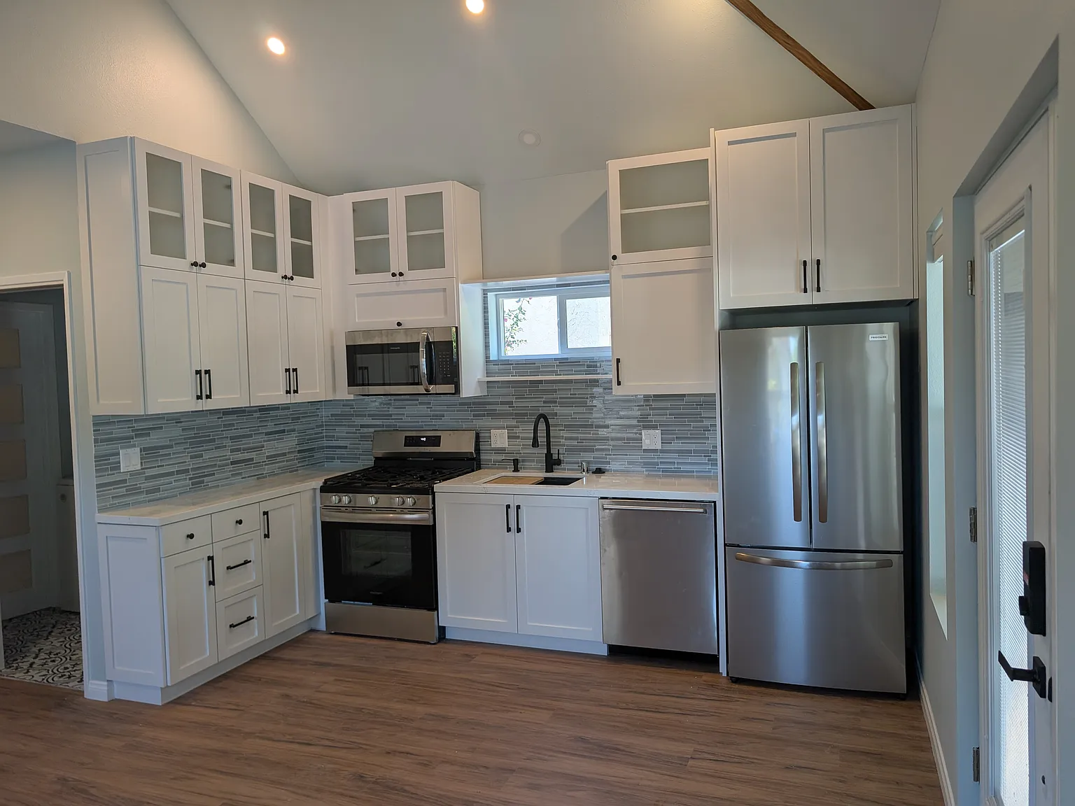 1 bed, 500 sqft, $2,500 — Photo 2
