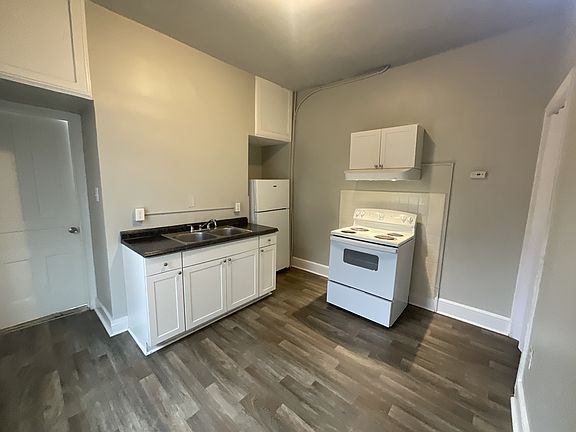 4th image of 336 W Philadelphia St