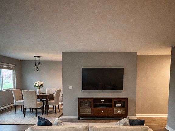 3rd image of 15280 Macadam Rd S APT E102