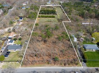 Cedarhurst Ave, Medford, NY 11763