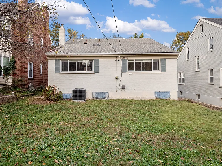 7722 Stanford Ave — Photo 4